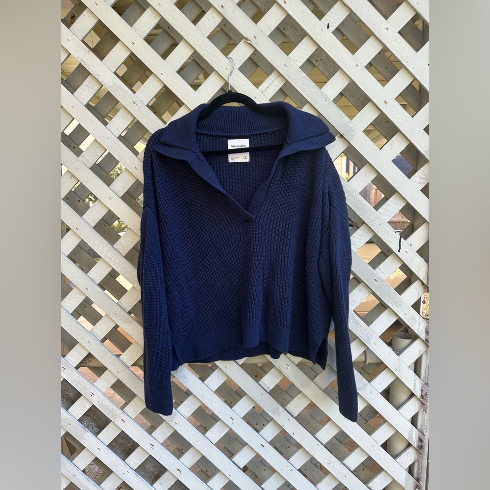 Abercrombie & Fitch Pullover - Picture 1 of 3